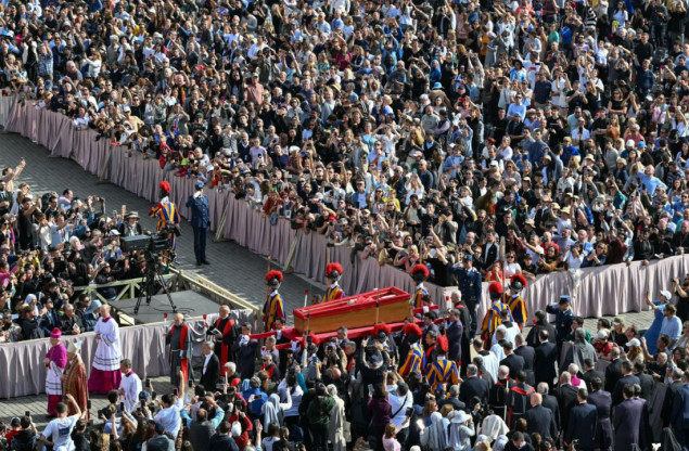 Svjetski lideri i članovi kraljevskih porodica na sahrani pape Franje u Vatikanu