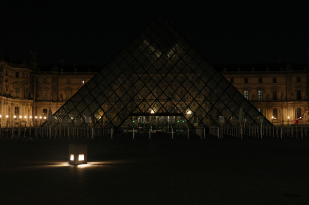 Svjetla piramide muzeja Louvre ugašena ranije zbog štednje energije