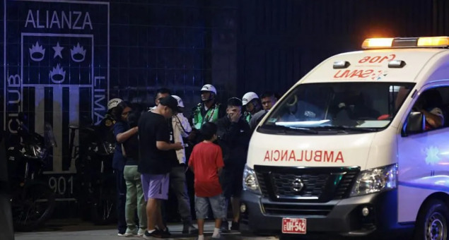 Jedna osoba poginula, 47 povrijeđenih pred fudbalsku utakmicu u Limi, istraga o incidentu u toku