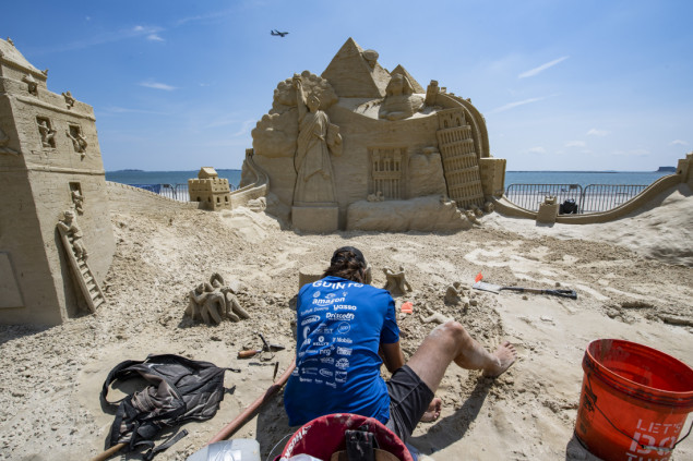 Festival skulptura od pijeska privukao umjetnike i posjetioce u SAD-u