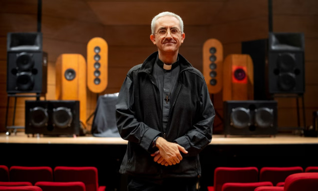Bog je DJ: jezuitski sveštenik koji vodi avangardne večeri elektronske muzike