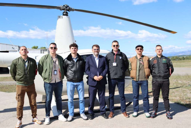 Prva generacija pilota i aviomehaničara MUP-a KS u završnoj fazi školovanja