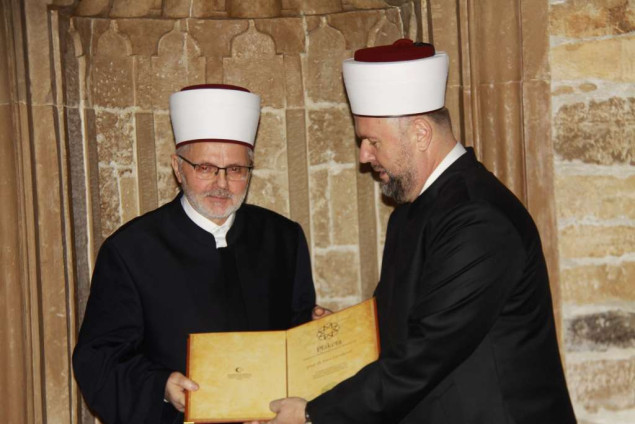Priznanje "Plaketa Muderris Muhamed Seid ef. Serdarević" uručena prof. dr. Enesu Ljevakoviću