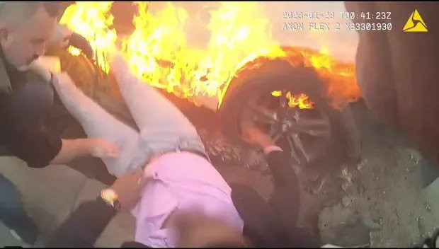 Proglašen herojem nakon što je izvukao vozača iz automobila u plamenu