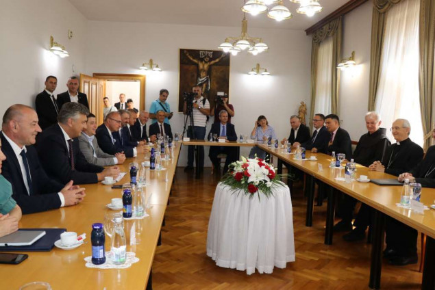 Plenković se u Mostaru susreo s biskupom Palićem