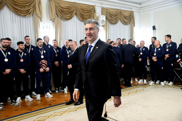 Prijetnje bombama i smrću dok Plenkovića optužuju za "državni udar" zbog dočeka rukometaša