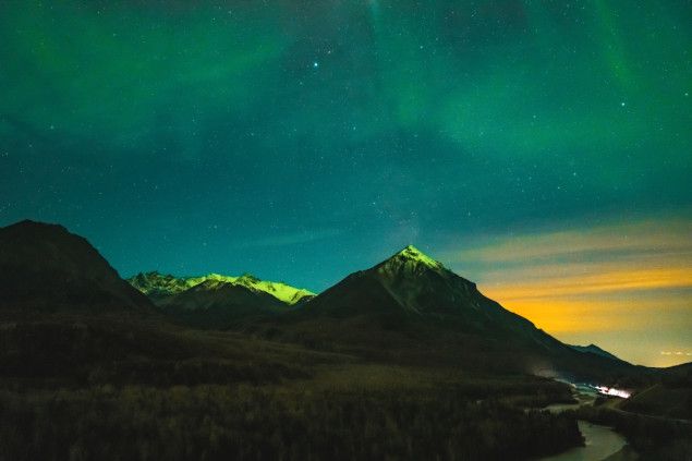 Polarna svjetlost blista iznad doline Matanuska na Aljasci