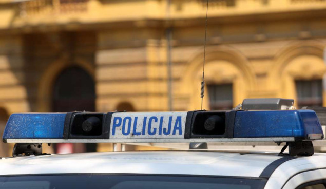 Policija pronašla lopova koji je iz crkve u općini Dobretići ukrao i nakit za kićenje jelke