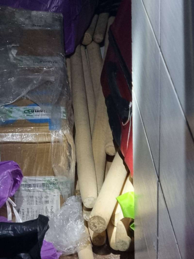 Policija od navijača prije sarajevskog derbija oduzela baklje i drvene palice