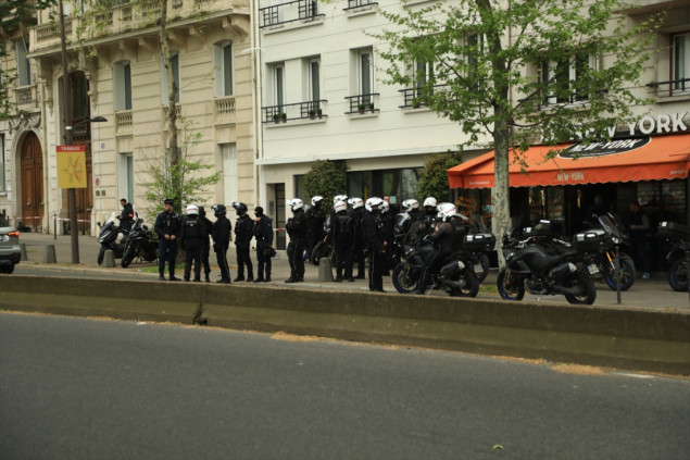 Muškarac prijeti da će aktivirati eksploziv u iranskom konzulatu u Parizu