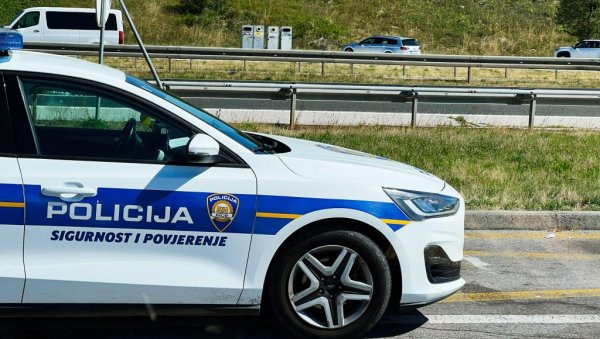 Mahao zastavom Republike Srpske pa protjeran na šest mjeseci iz Hrvatske
