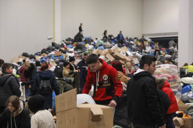 Udruženje "Pomozi.ba": Završena akcija prikupljanja garderobe i deka za Tursku i Siriju