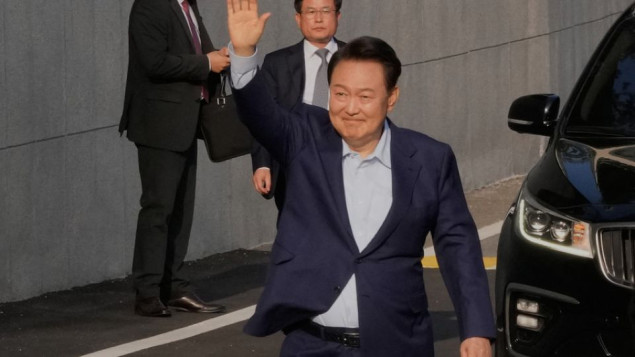 Južnokorejska policija upala u predsjednički ured zbog istrage o vanrednom stanju