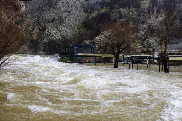 Obilne kiše prijete poplavama i bujicama u Hercegovini, upozorenja izdata za Mostar i Jablanicu