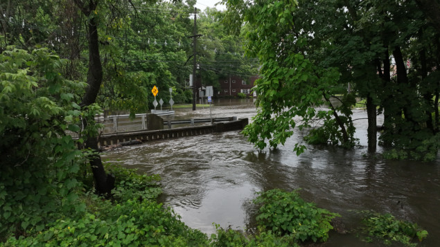 Nakon obilnih padavina poplavljene ulice u New Yorku i New Jerseyu
