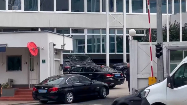 Ambasadori kod Schmidta, tema sastanka - odluke NSRS-a