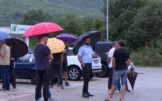 Protest udruženja 'Jer nas se tiče' ispred Uborka, traže zatvaranje deponije