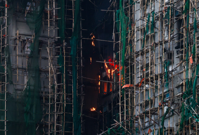 Broj poginulih u požaru u Hong Kongu porastao na 75, stotine nestalih