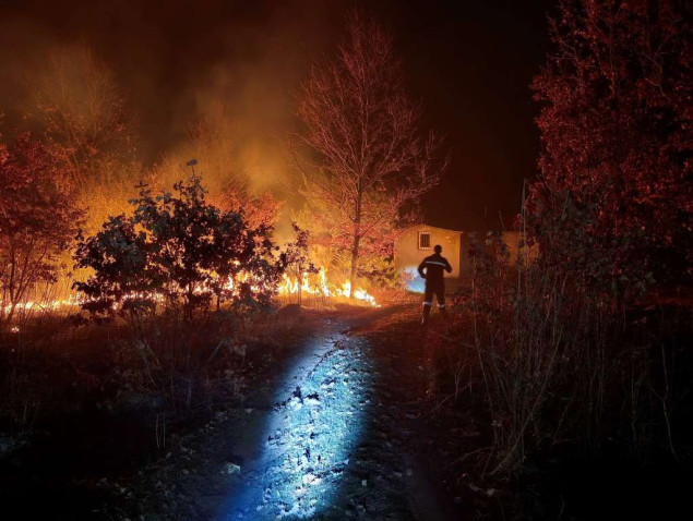 Požar iznad Ljutoga Doca stavljen pod nadzor, prijetio lovačkim kućama