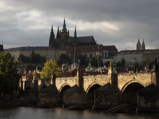 Zlatna jesen u Pragu: Grad tornjeva, evropski "grad iz bajke" pod sjajem toplih boja