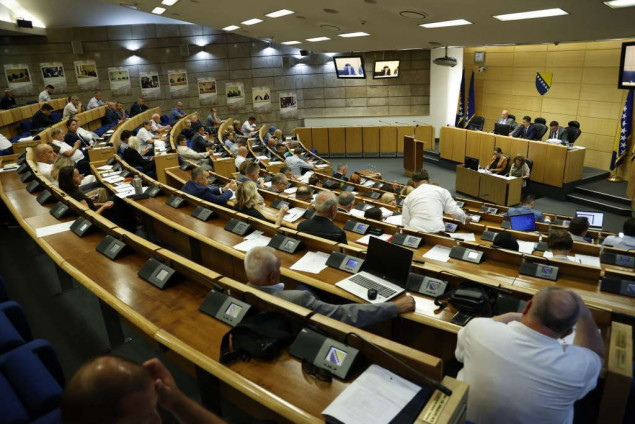 Poslanici PFBiH usvojili Nacrt zakona o zaštiti civilnih žrtava rata u FBiH