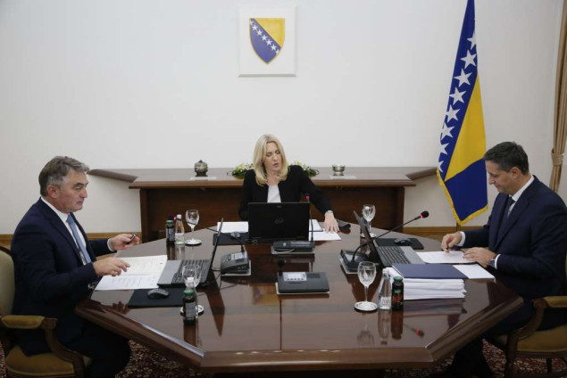 Predsjedništvo BiH usvojilo Prijedlog budžeta, Komšić glasao protiv