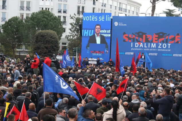 Antivladini protesti u Tirani: Albanska opozicija optužuje Ramu za korupciju