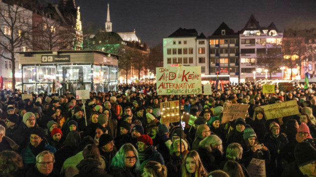 Hiljade ljudi protestovalo protiv krajnje desnice u Kelnu