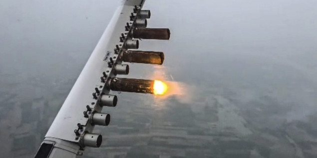 Indija testira "zasijavanje oblaka" u New Delhiju zbog zagađenosti zraka