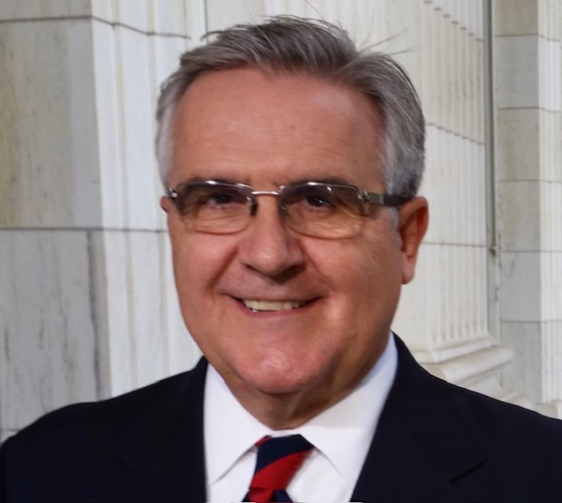 Dama s foto aparatom