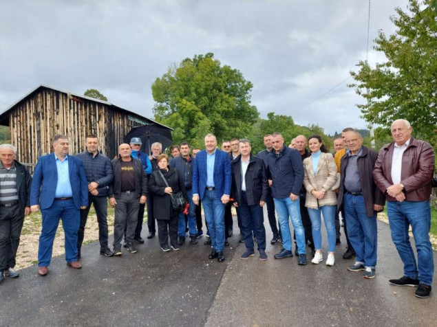 Međuentitetska saradnja-Općina Stari Grad i Istočni Stari Grad sanirali put kroz Gornje Biosko