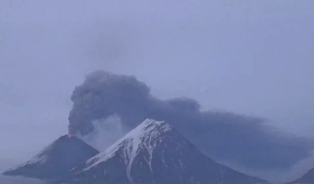 Erupcija vulkana Ključevskij na ruskoj Kamčatki