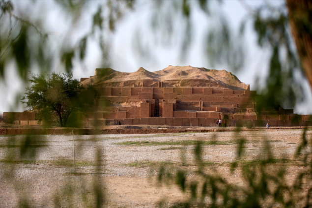 Gdje prošlost dodiruje nebo - Čoga Zanbil u Huzestanu