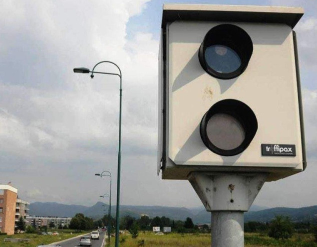 Vozačima u BiH kazne kasne i jednu godinu zbog velikog broja prekršaja i nedostatka resursa