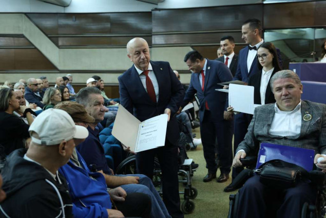 Ratnim vojnim invalidima uručeni vaučeri za nabavku vozila
