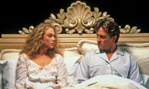 Olivia Colman i Benedict Cumberbatch  u remakeu The War of the Roses