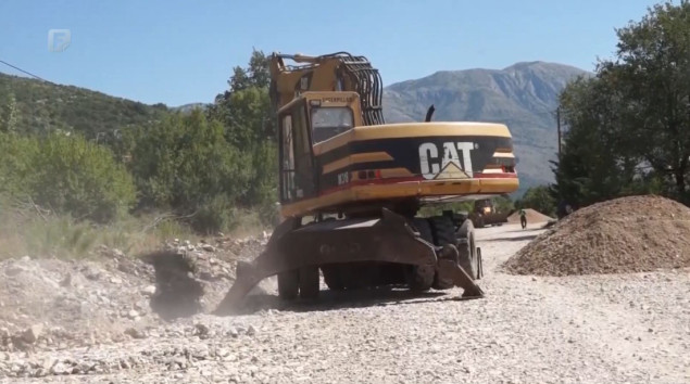 Ravno bi do početka turističke sezone naredne godine trebalo imati izgrađenu cestu