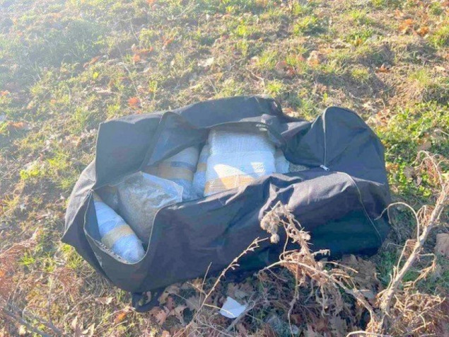 U selu Mesari kod Trebinja pronađena torba sa 22 kilograma marihuane