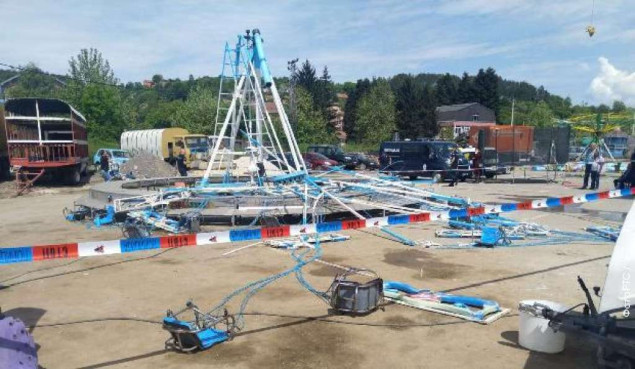 Otkačio se dio ringišpila u Srbiji, ozlijeđeno 13 djece