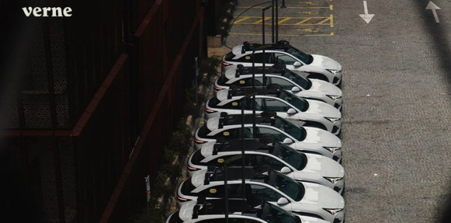 Hrvatska kompanija pokrenula robotaksije u Zagrebu, ali zasad uz operatere u vozilima