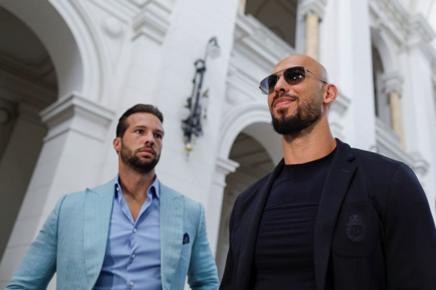 Policija upala u kuće Andrewa Tatea