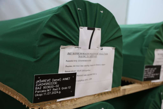 Iz Visokog ispraćaj kolone s tabutima 14 žrtava genocida u Srebrenici