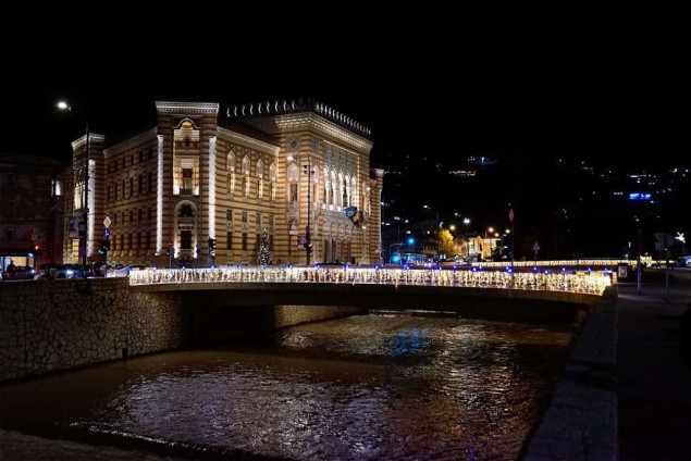 Sarajevo zablistalo u susret pretprazničnoj atmosferi