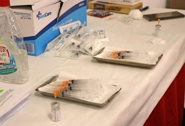 Svjetski čelnici na samitu u Parizu najavili 1,2 milijarde dolara za proizvodnju vakcina u Africi