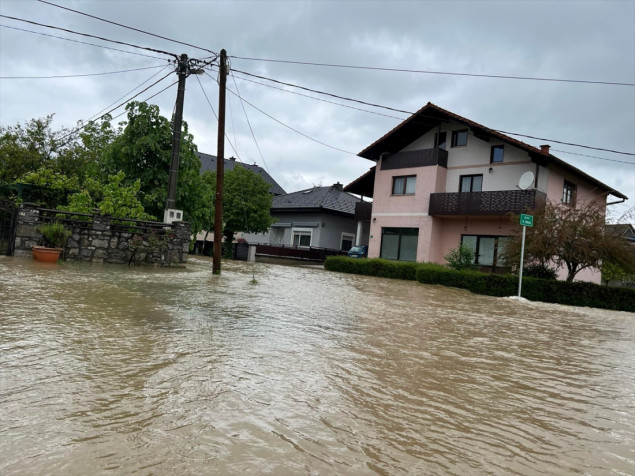 Stanovnici Sanskog Mosta zabrinuti zbog rasta vodostaja rijeke Sane