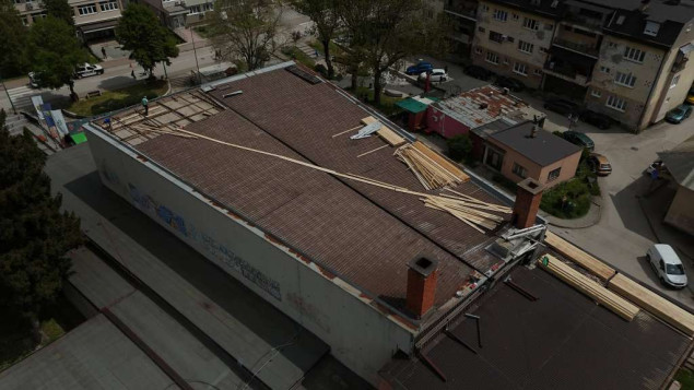 Počeli radovi na sanaciji dijela krova Centra za kulturu u Goraždu