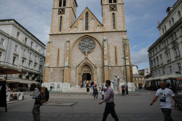 Građani Sarajeva poručuju da nije tačno da muslimani i hrišćani ne mogu živjeti u harmoniji u BiH