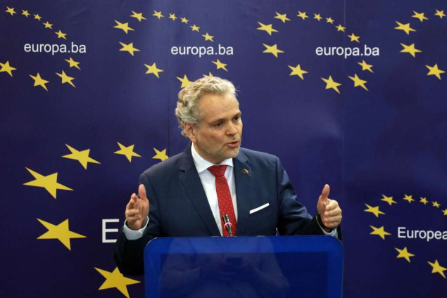 Sattler pozvao vlasti RS-a da osiguraju potpunu zaštitu slobode izražavanja i medija