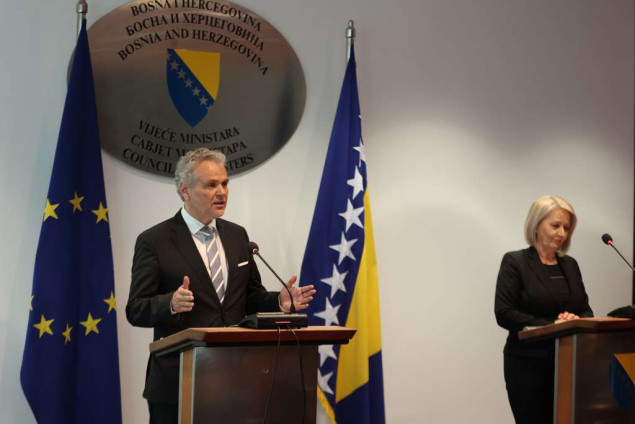 Vijeće EU produžilo mandat Sattleru do kraja augusta 2024. godine