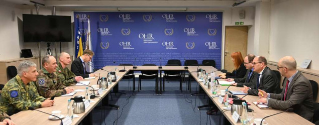 Schmidt s generalom Cottereauom o aktuelnoj sigurnosnoj situaciji